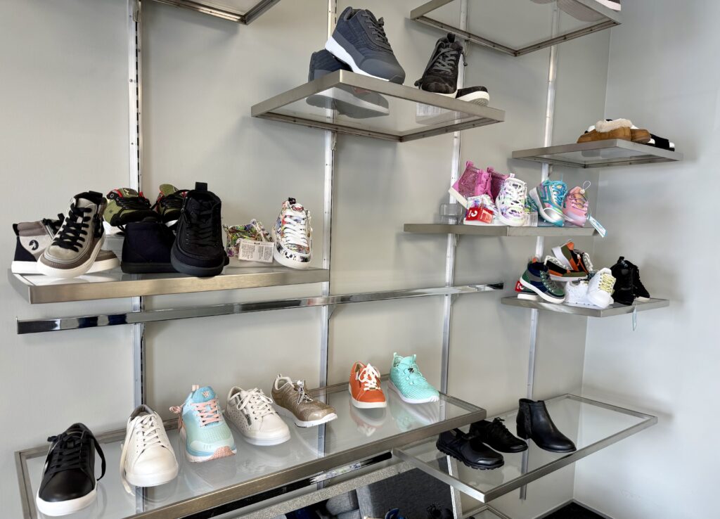 shoes stand large
